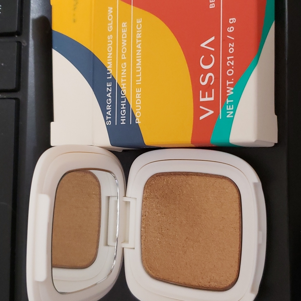 VESCA BEAUTY STARGAZE LUMINOUS GLOW HIGHLIGHTING POWDER - Dream